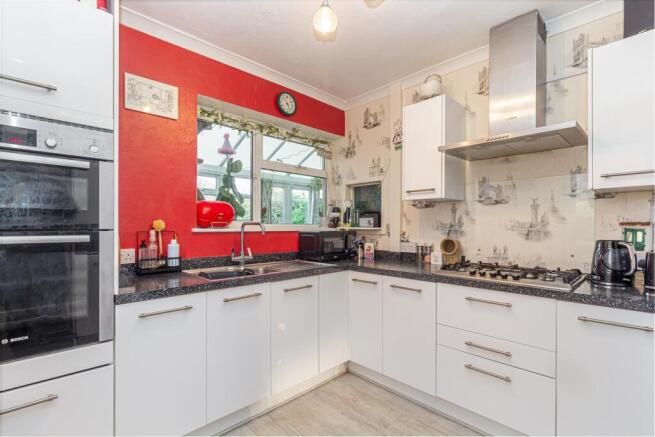 Kitchen1.jpg