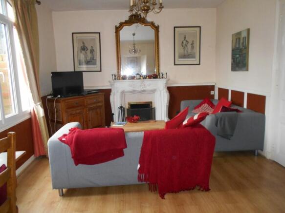 Lounge to fireplace