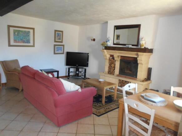 house 1 lounge