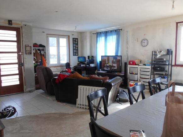 Lounge to front door
