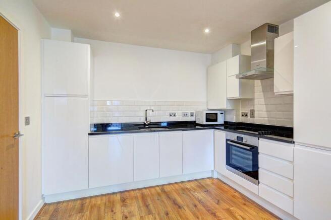 15_spur_house_milner_road_image5_12378_4.jpg