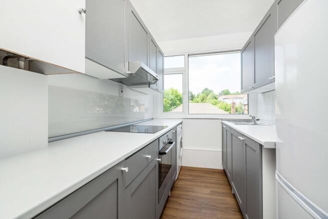 Andrew Purnell-Flat 9,142 Worple Road-5.jpg