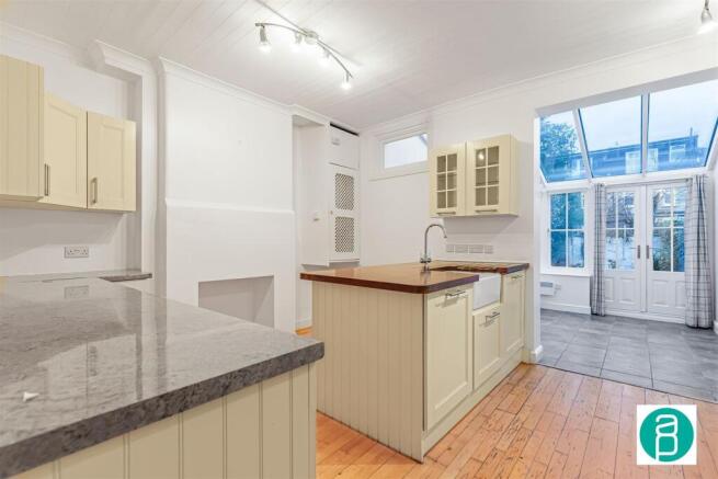 Andrew_purnell-54_prince_georges_avenue-sw20__4_.j