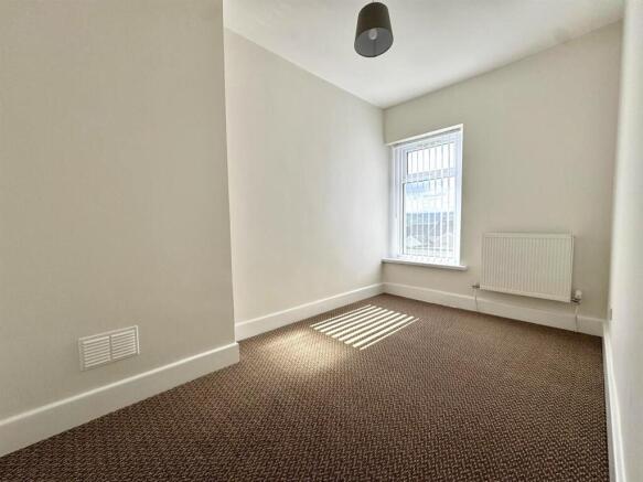listing_801561_0004_9393e449.jpg