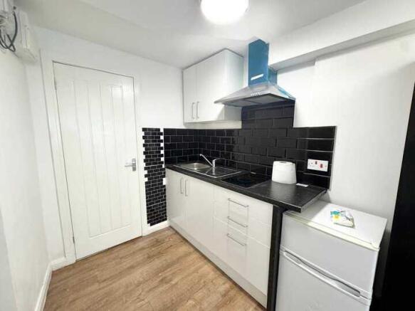 Caernarvon Close, CR4