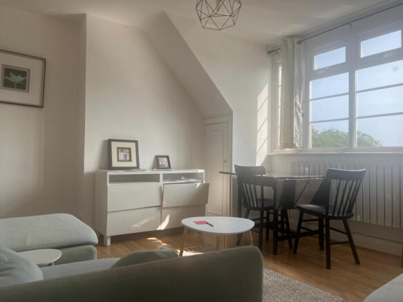 Charming Two-Bedroom Apartment in SE6 - Perfect f