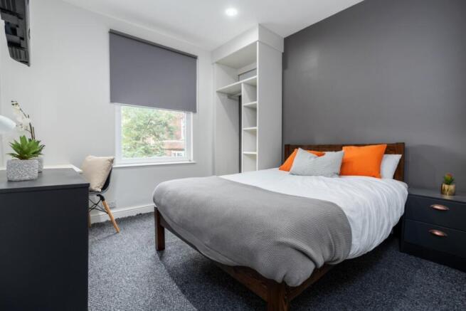 2 bedroom with a study on Warbeck Rd, Call us to 