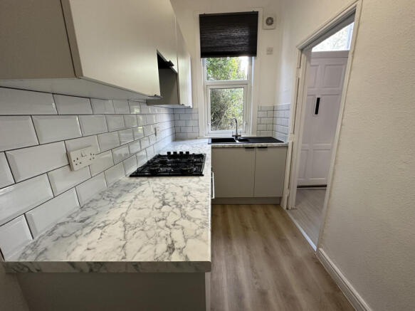 3 bed flat to rent Grant Rd, London CR0