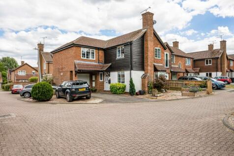 Yarnton Close, Nine Elms, SN5