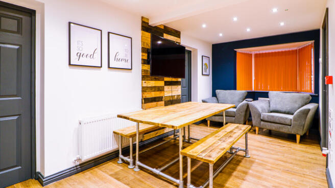 25 Glebe Road Lounge 1.jpg