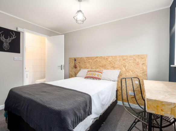 Bedroom 6.jpg