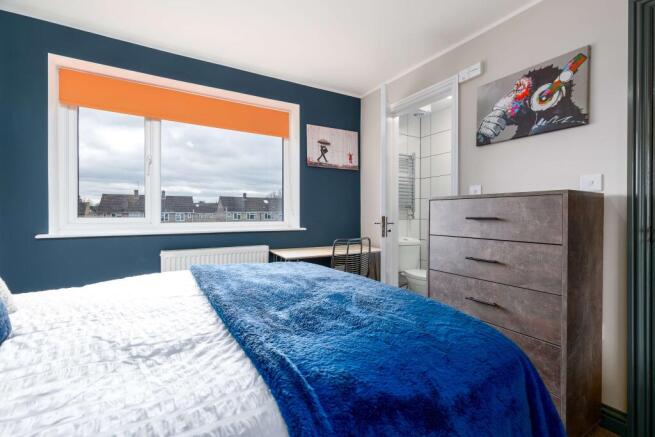 Bedroom5 (3).jpg
