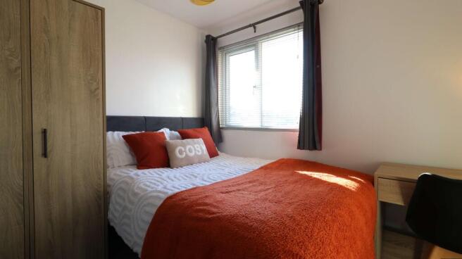 134 Balfour Road Room 3 .JPG