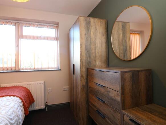 29 The Grates Room 4 3.JPG