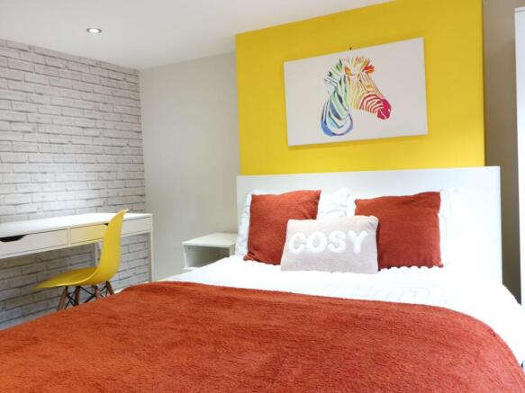 77 MIddleton Road, Room 2 3.JPG