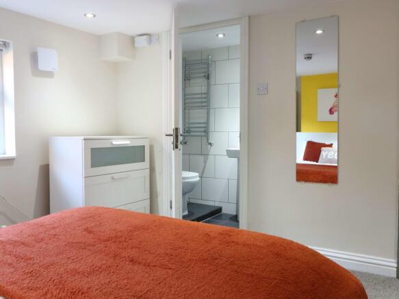 77 MIddleton Road, Room 2 9.JPG