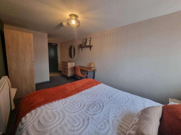 WhatsApp Image 2025-10-08 at 15.53.42_66ea66c8.jpg