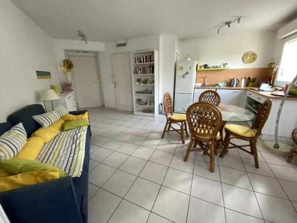 Photo 1