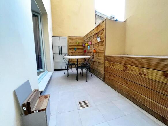Photo 3