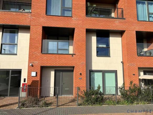 2bed for rent in Queenscroft House