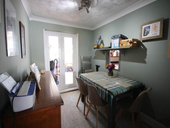 Dining room (2)