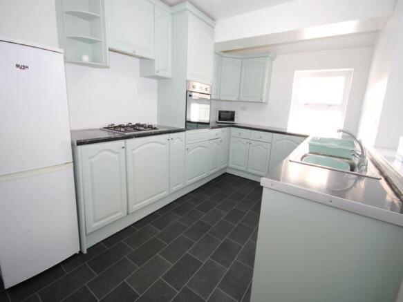 Kitchen (2)