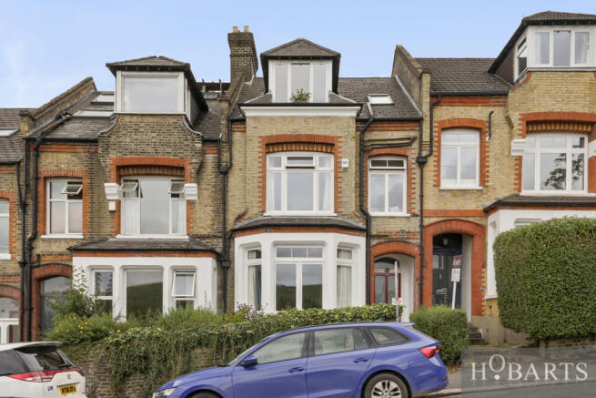 Top-Floor One-Bed with Roof Terrace & Reservoir V
