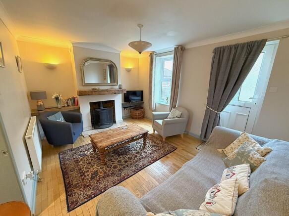 LIVING ROOM 1