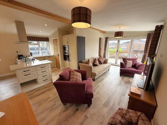 LOUNGE 2