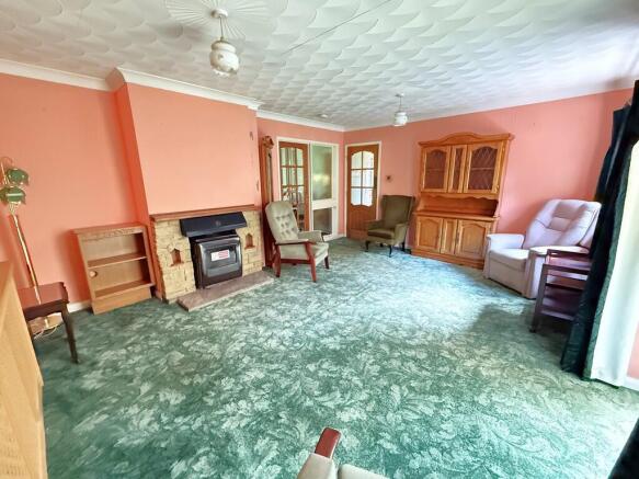 LIVING ROOM 1