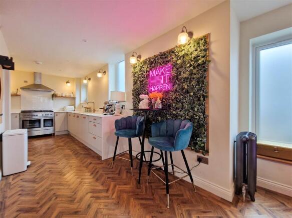 Dining/kitchen area