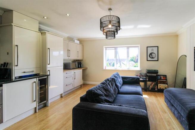 Open plan lounge/kitchen/dining space