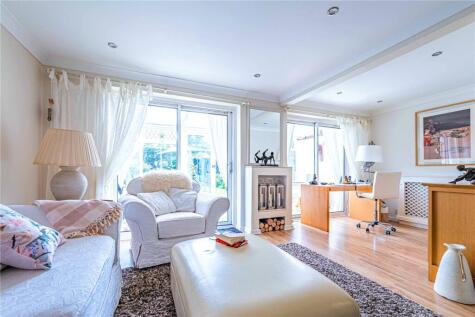 Beagle Close, Radlett, Hertfordshire, WD7