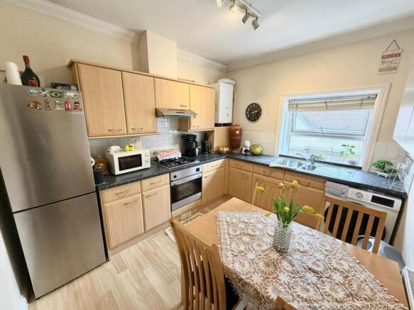 319b5043-bbae-4c31-8