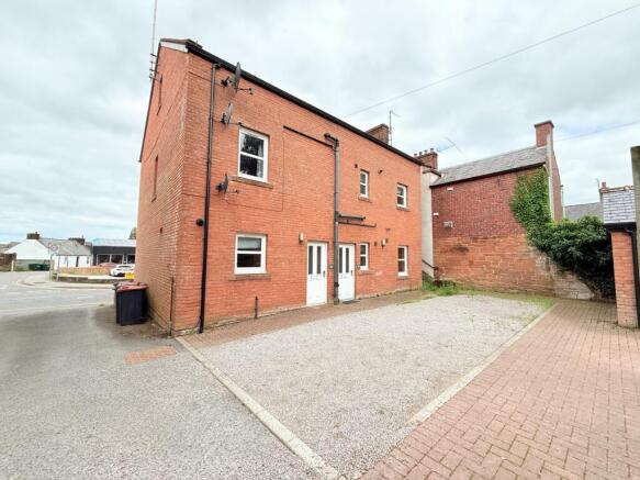 15B Terregles Street, Dumfries, DG2 9AA - Braidwoo