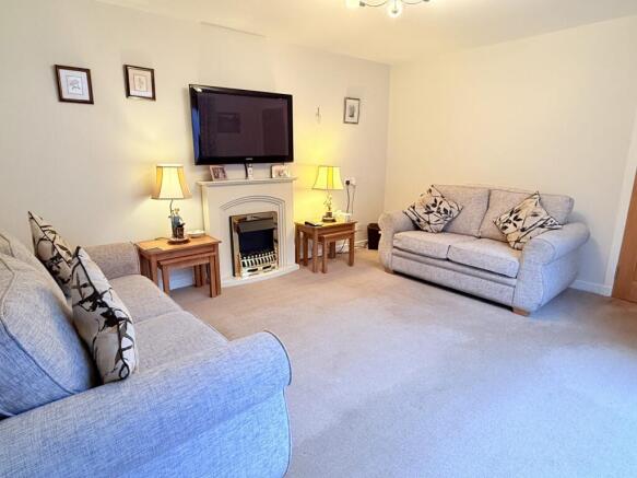 5 Burntscarthgreen, Dumfries, DG1 1UN - Braidwoods