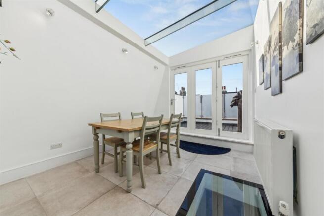 FFF, 60 Hartismere Road, SW6-10.jpg