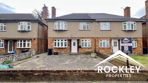 Eastern Avenue, Ilford, London, IG2