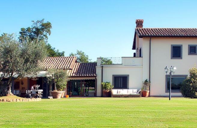 VILLA