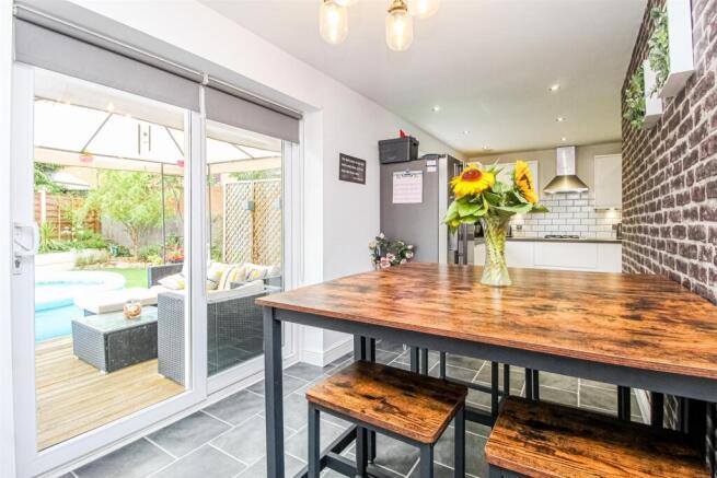 KITCHEN/DINER