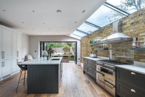 Parklands, London, SW16