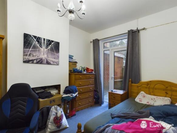 CAM02899G0-PR0049-STILL012