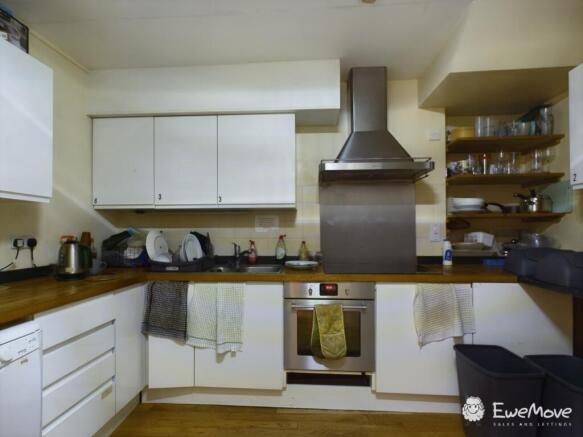 CAM02899G0-PR0044-STILL003