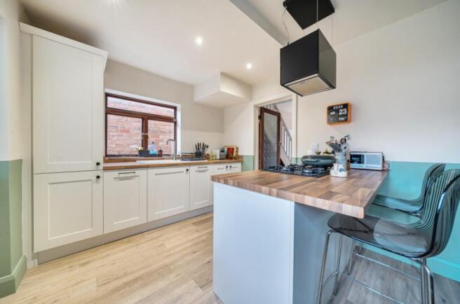 1403027-17-69739eb909898