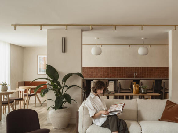 Resident Concierge And Lounge (1)