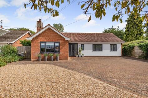 West End, Langtoft, PE6