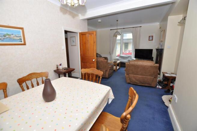 open plan lounge dining room