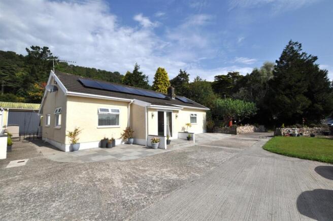 Very Spacious Detached Bungalow