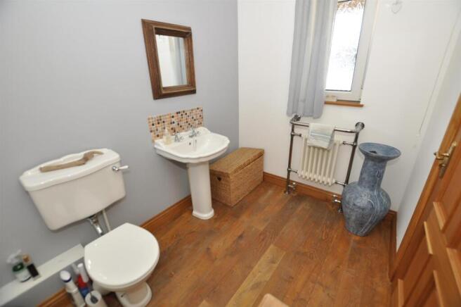 Large Cloakroom/WC