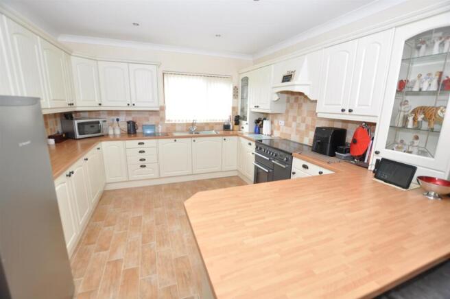 Kitchen/Dining/Family room